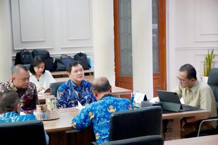 Bupati Audiensi Dengan Menteri Transmigrasi